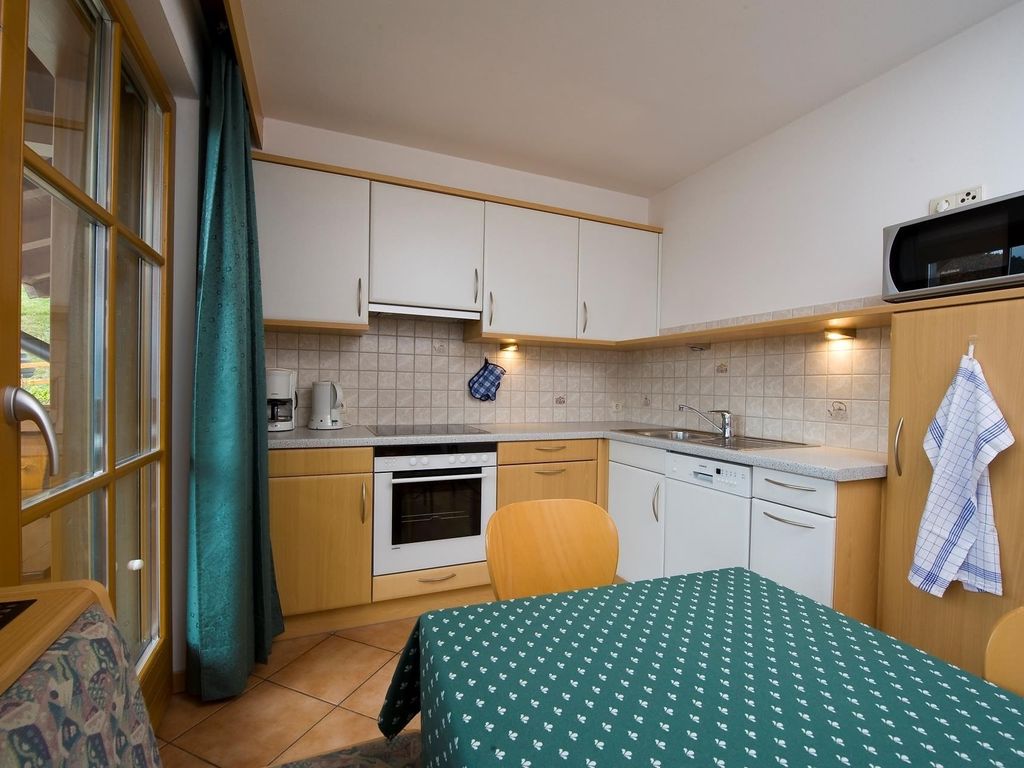 Küche mit Westbalkon