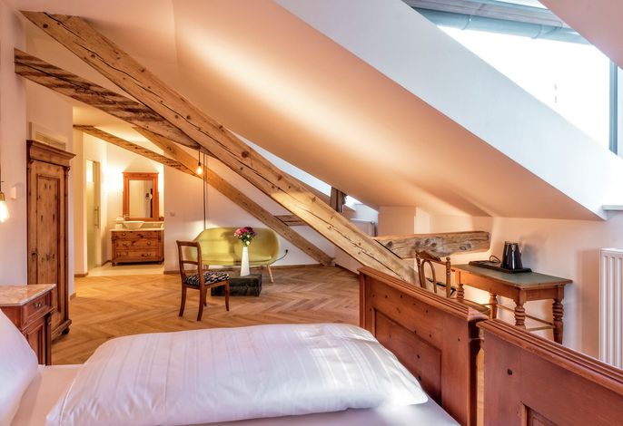Oberanger: 41 m². Stadt und Land. Licht und Erde.