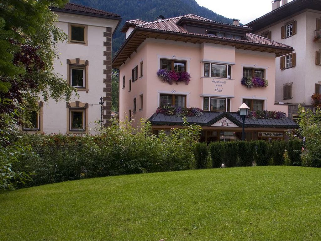 Apartments Tlusel