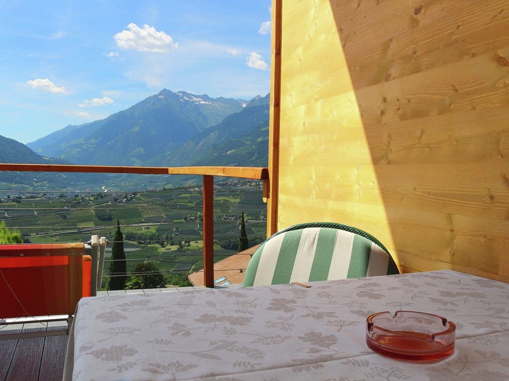 Doppelzimmer mit Terrasse im Garni Eden B&B Schenna bei Meran
