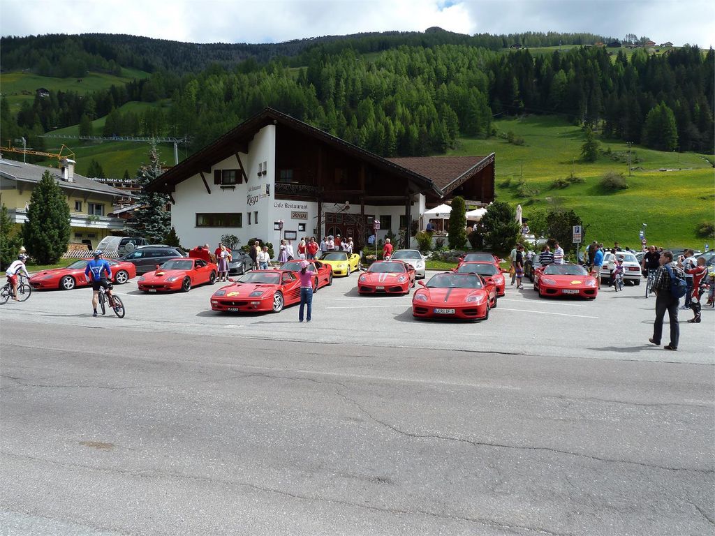 Ferraritreffen bei Riega