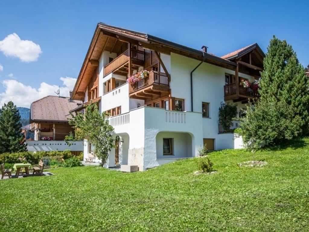 Apartments Tino
