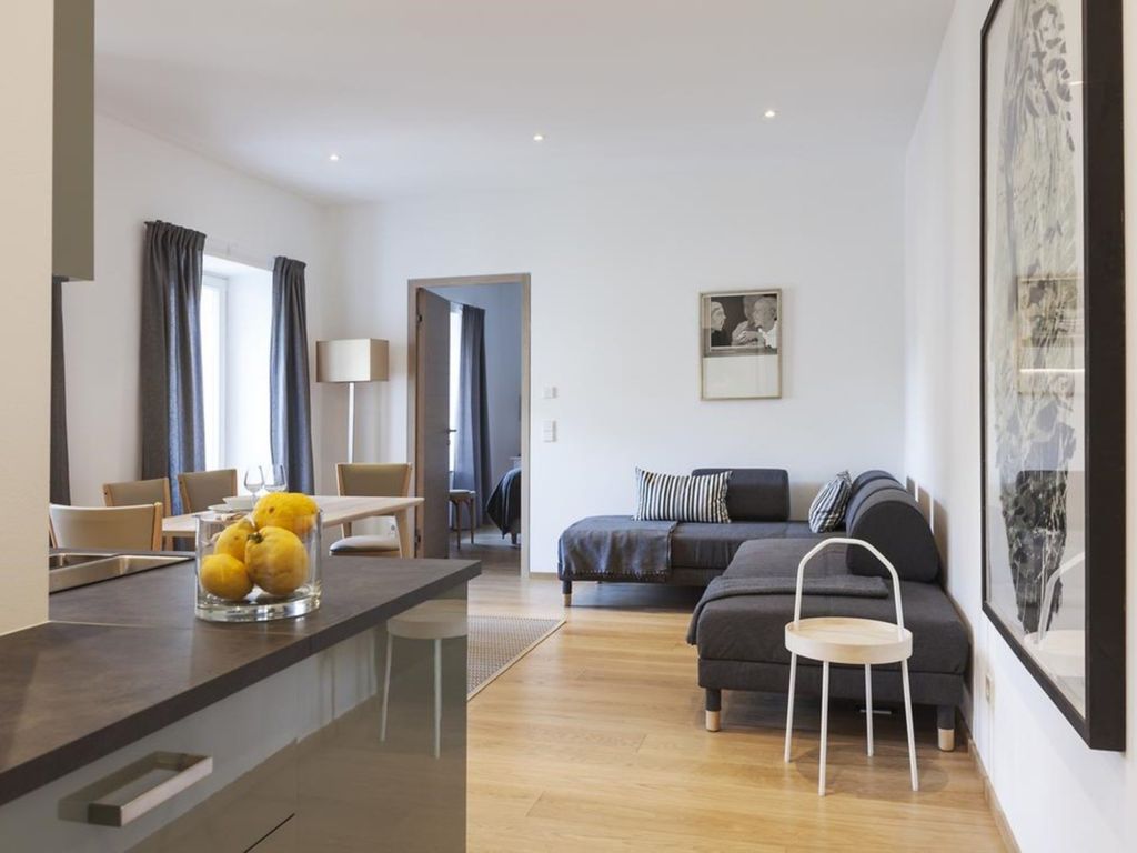 Sommavilla Central Living