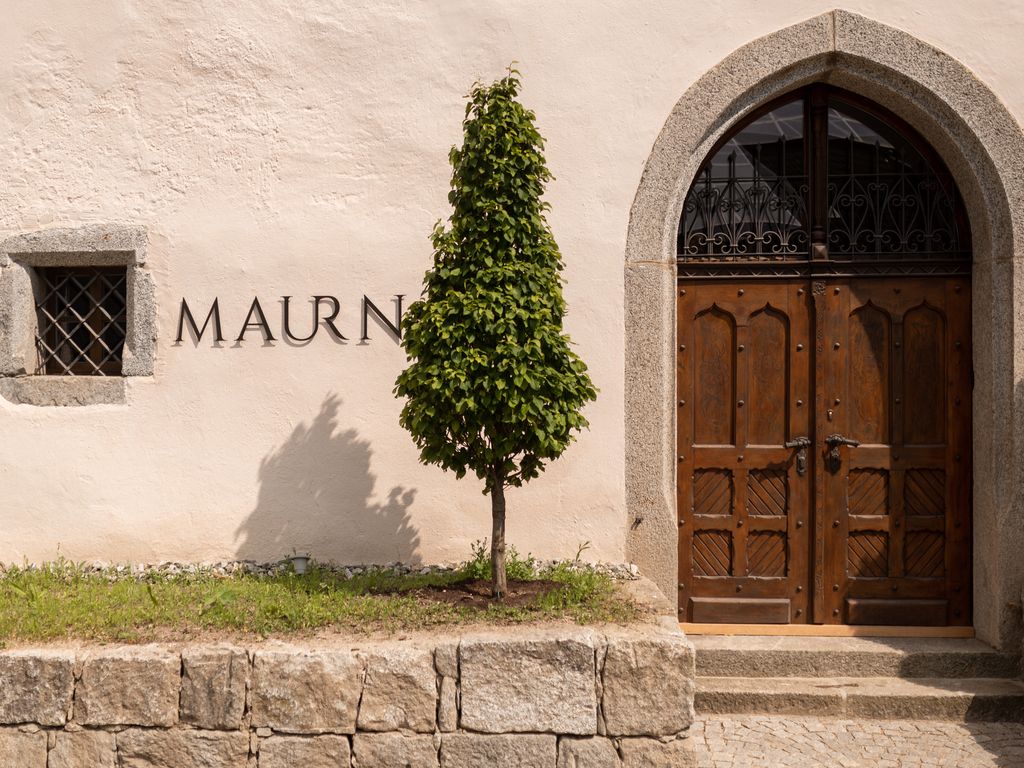 Castel Maurn
