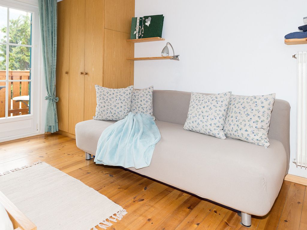 ENROSADIRA Doppel/Mehrbettzimmer B