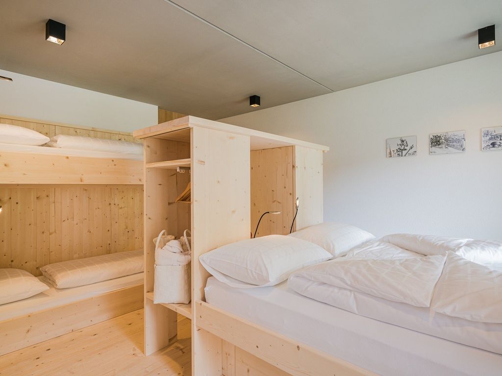 Schönes Doppel- oder Dreibettzimmer.