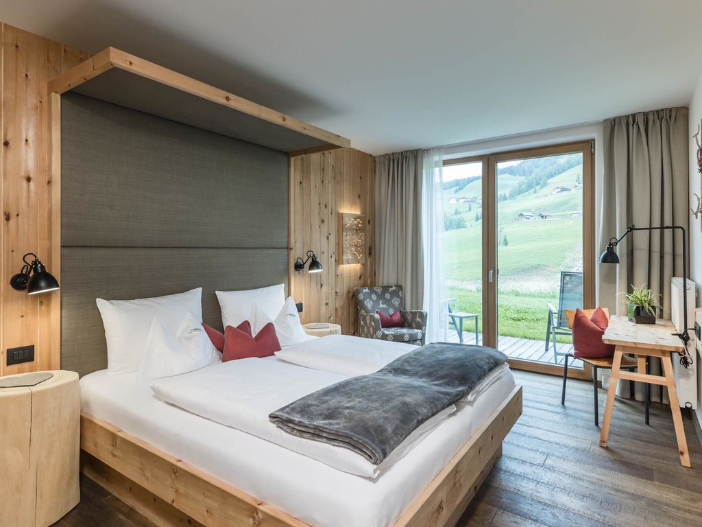 Zimmer mit Terrasse und Bergblick