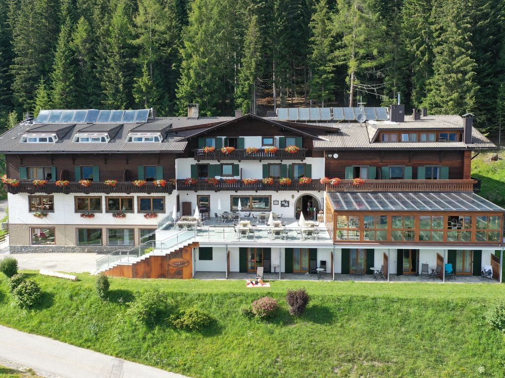 Hotelansicht Sommer