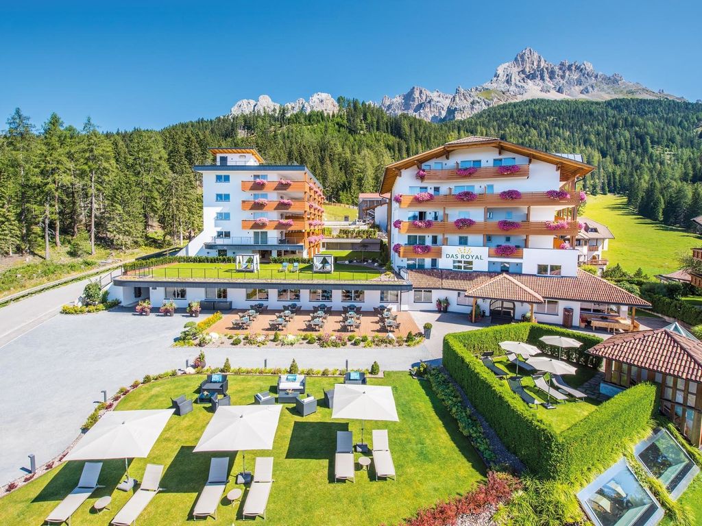 Hotel DAS ROYAL im Sommer