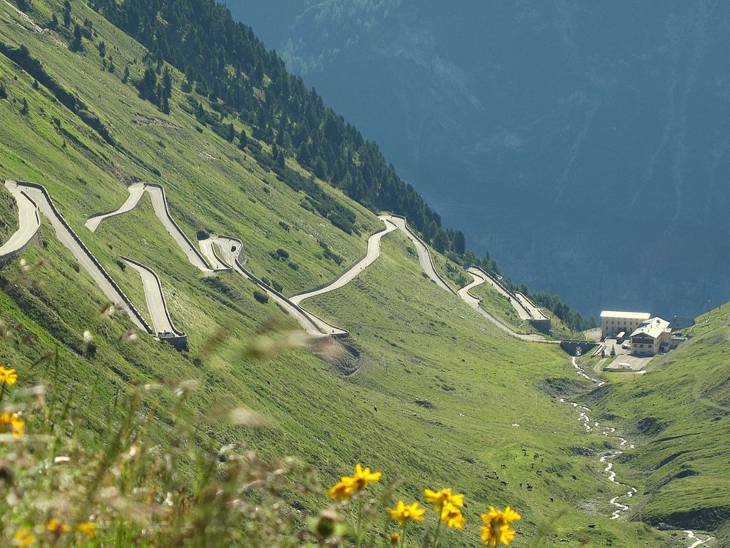 Die Franzenshöhe inmitten der beliebten Stilfserjoch-Straße