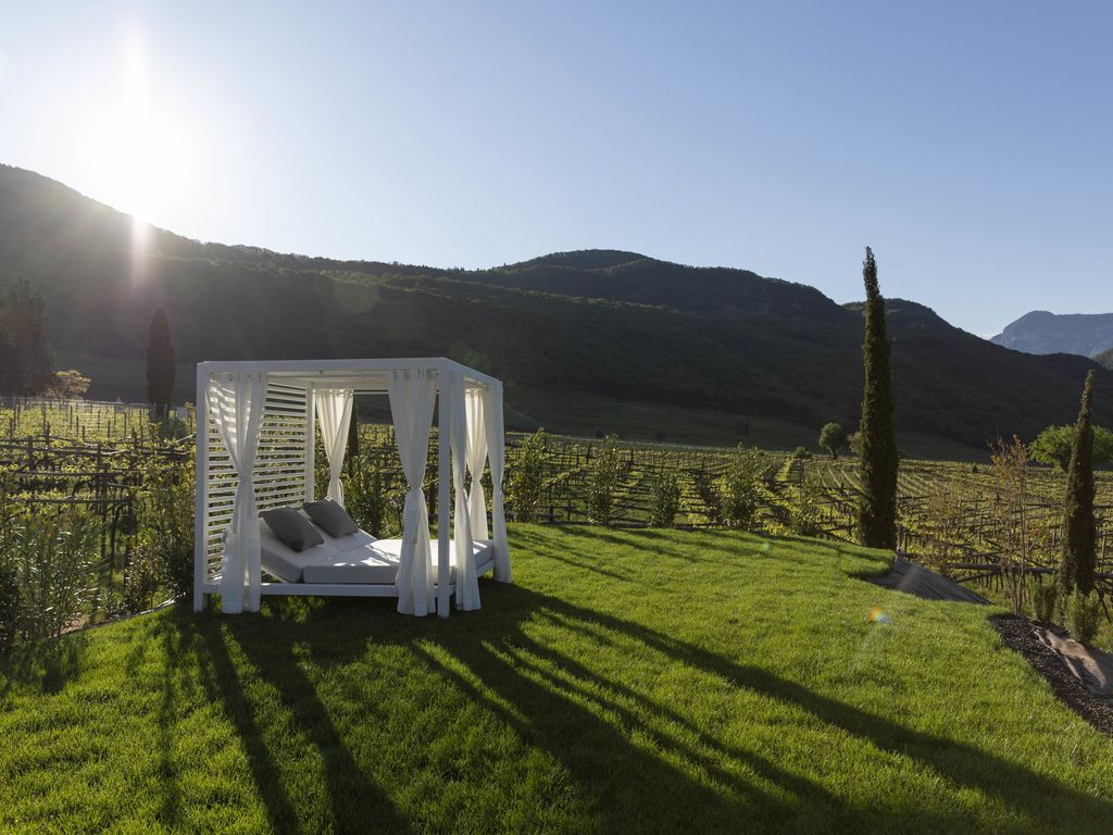 Battisti Suites