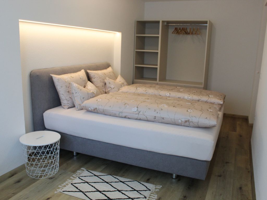 Bett Fox 2