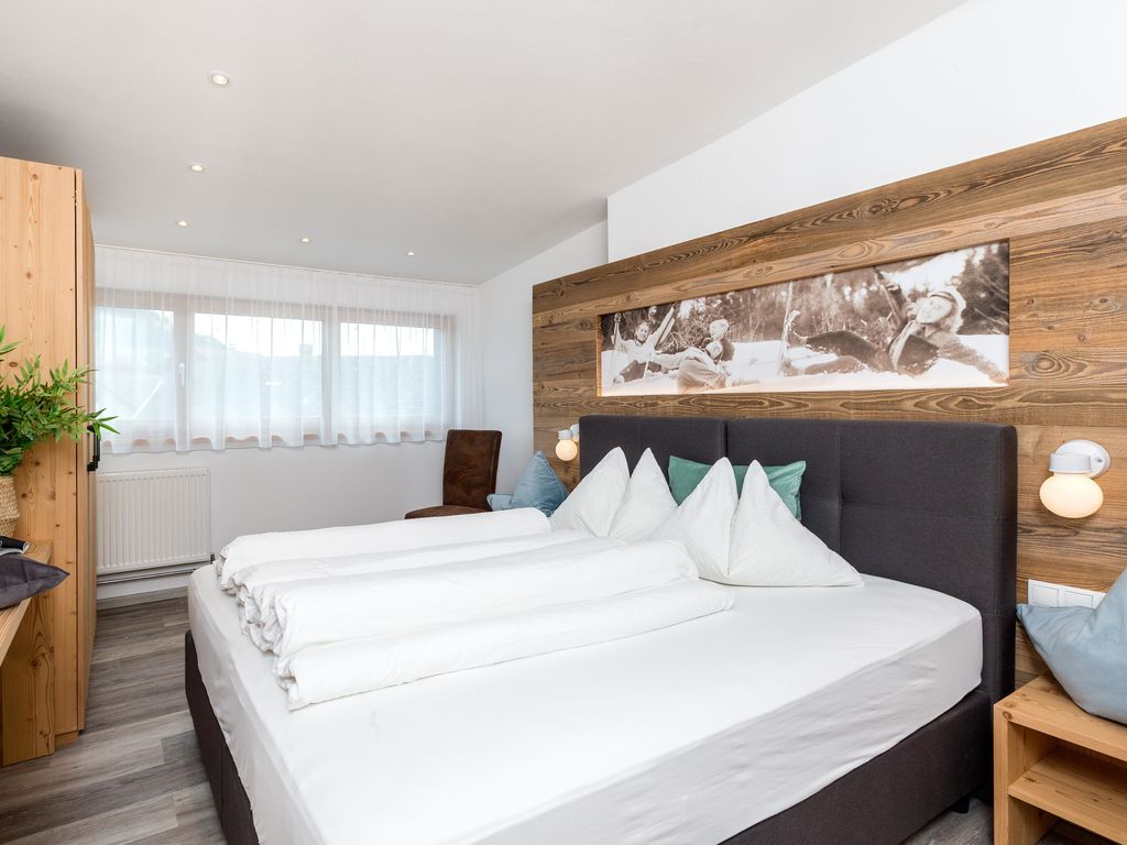 Alpenvilla Large Family Apartment - by Familiaris