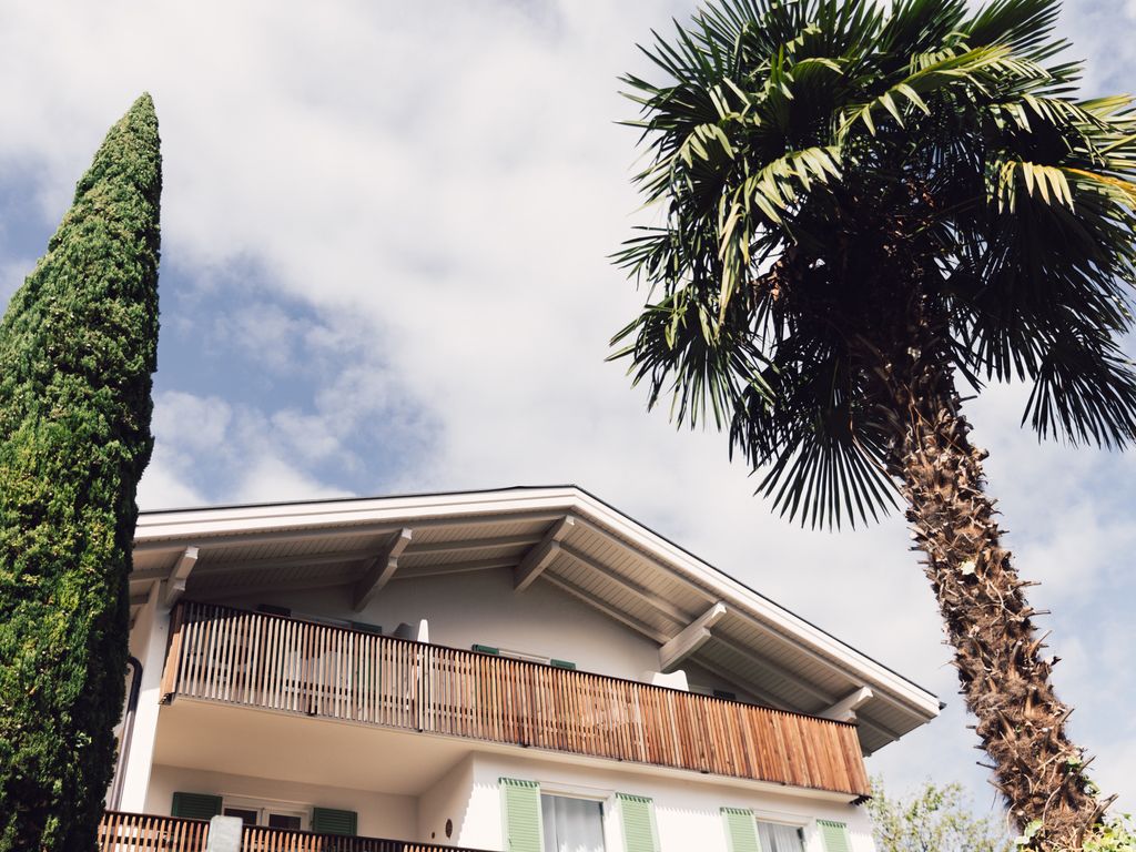 Pomella's Guesthouse