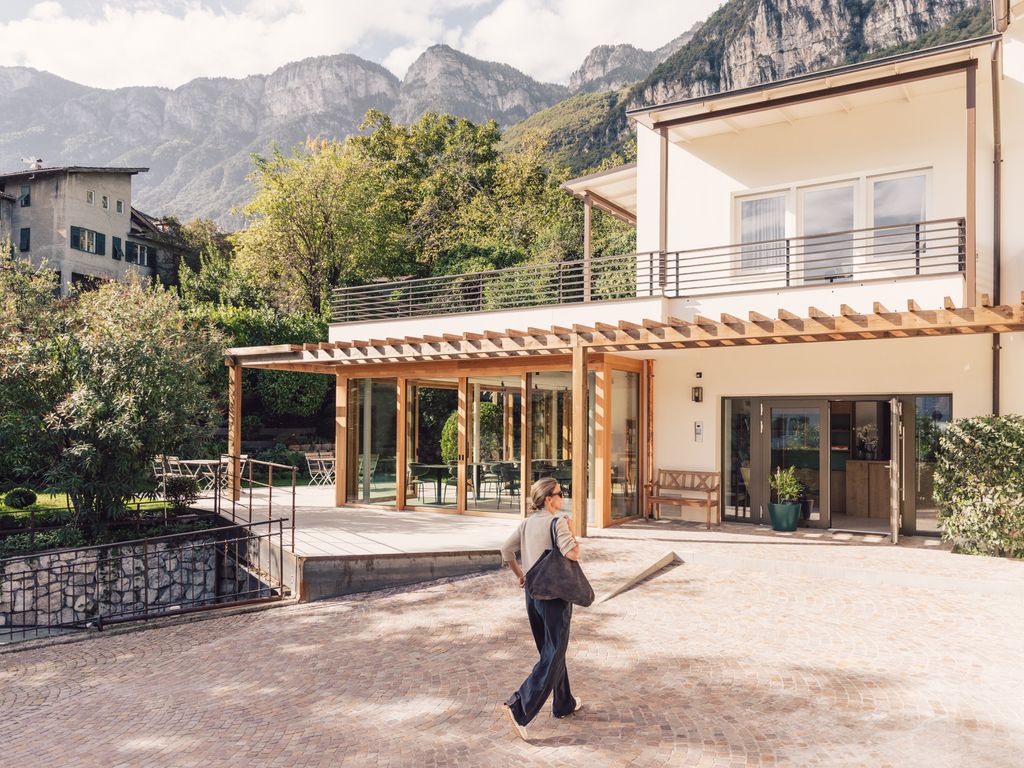 Pomella's Guesthouse