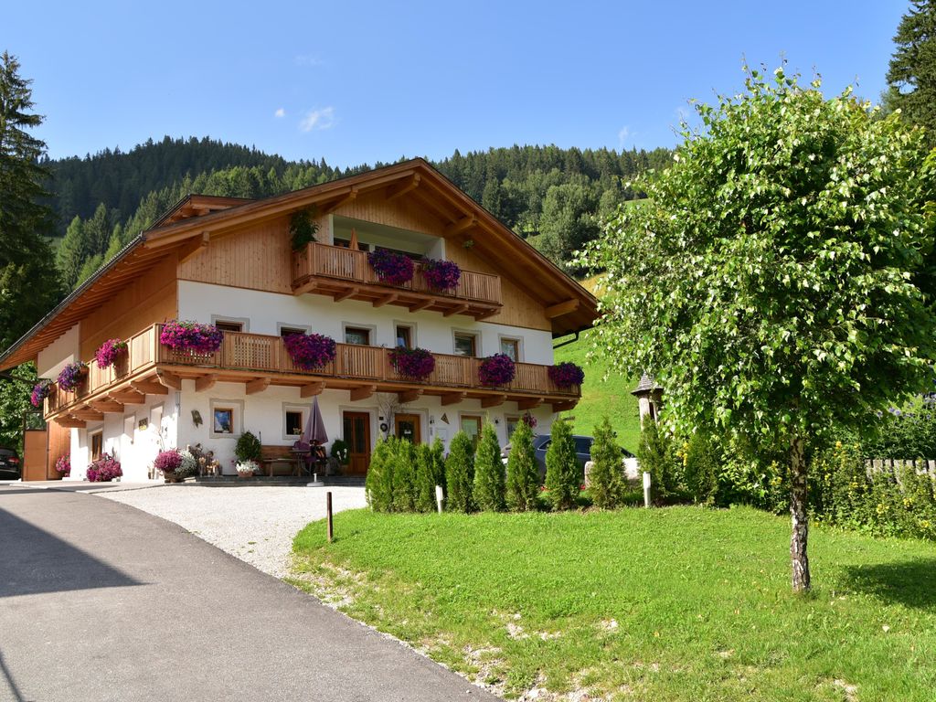 Apartment Schuster