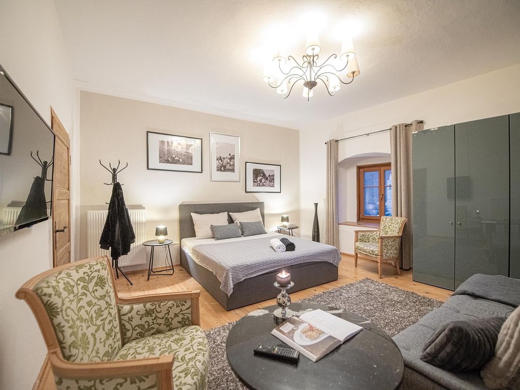Schlafzimmer 1