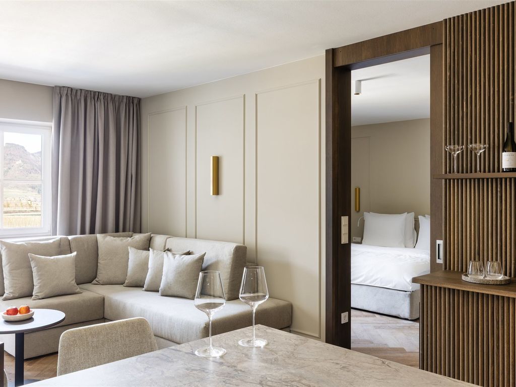 Lingers Suite & Residence