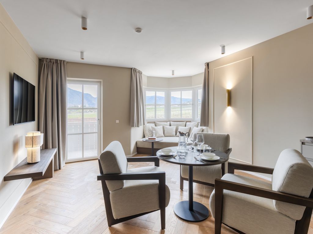 Lingers Suite & Residence