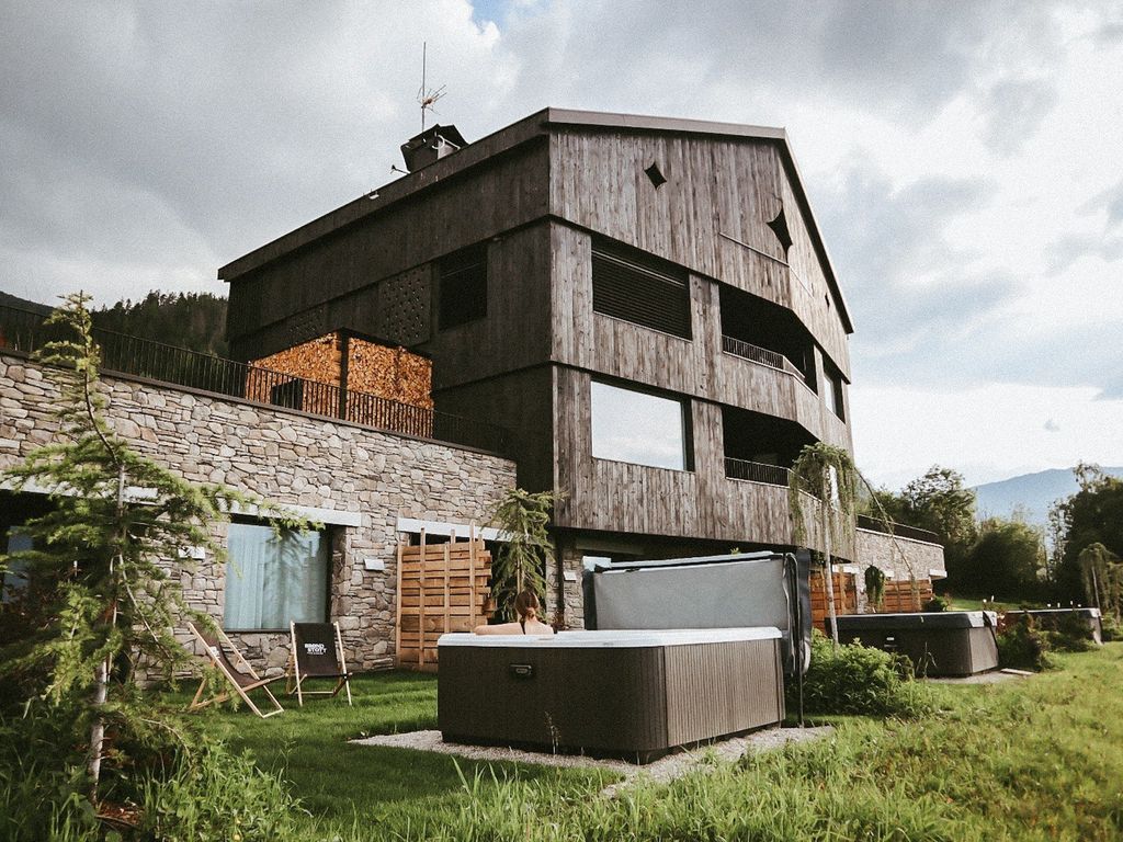 Brondstott Farm & Suites