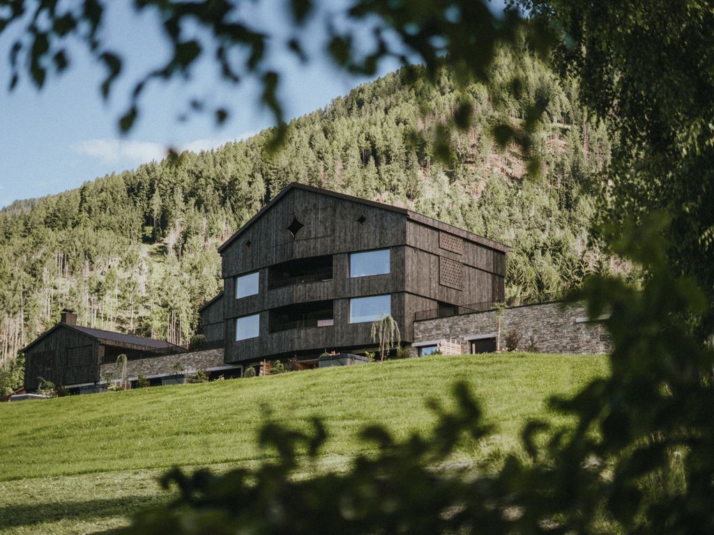 Brondstott Farm & Suites