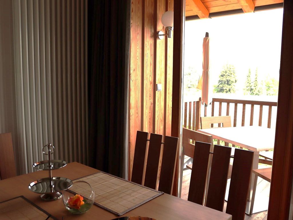 die Törless - Esstisch und Terrasse