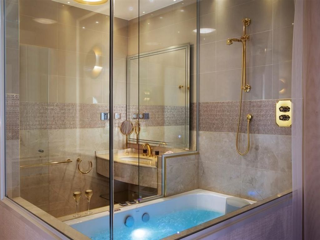 PARIS J ADORE HOTEL ET SPA
