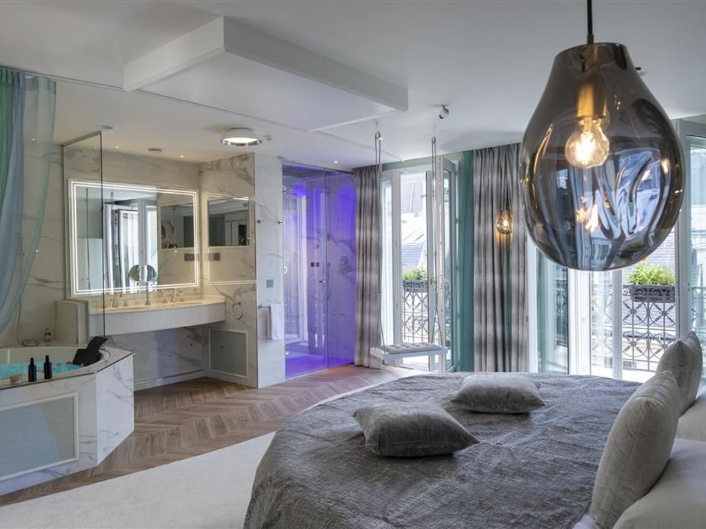 PARIS J ADORE HOTEL ET SPA