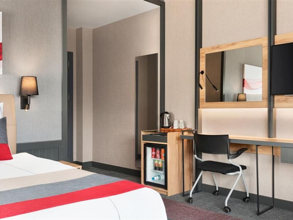 Ramada by Wyndham Tire