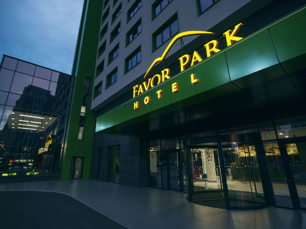 Favor Park Hotel