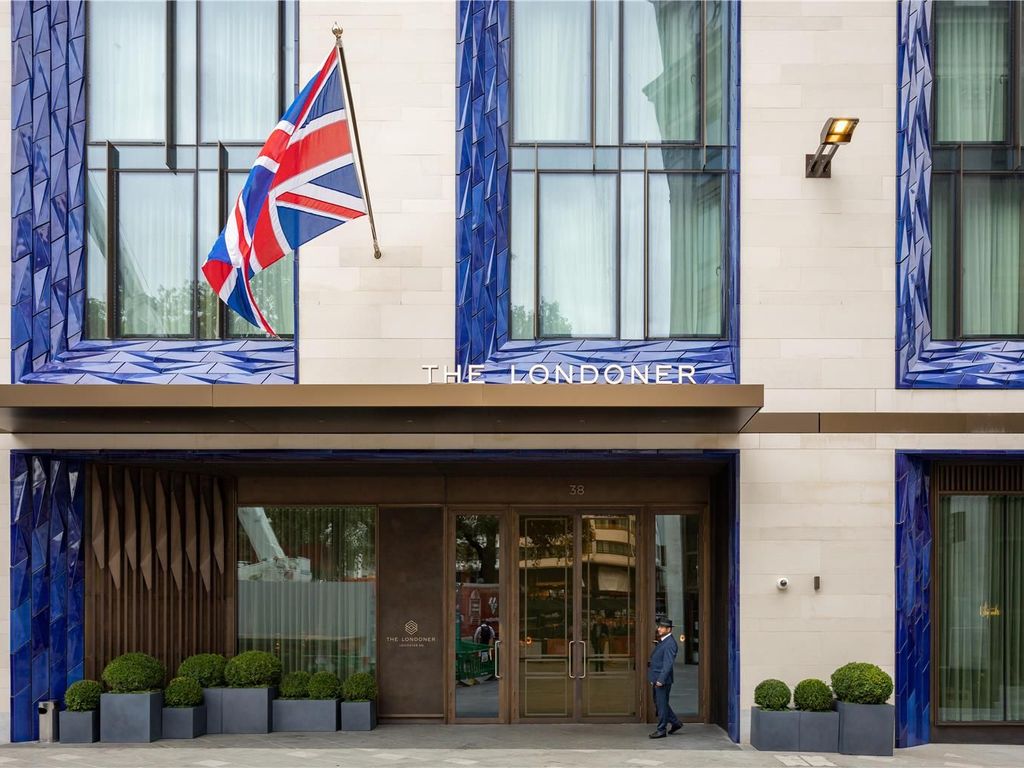 The Londoner Hotel