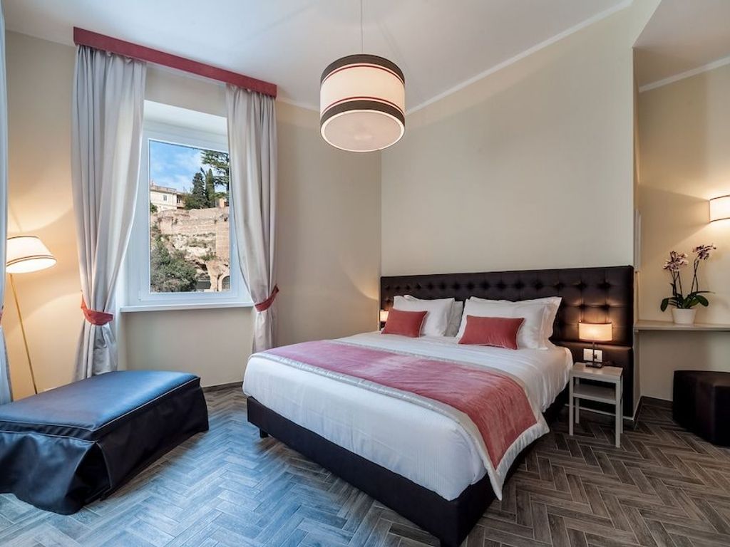 FORO ROMANO LUXURY SUITES