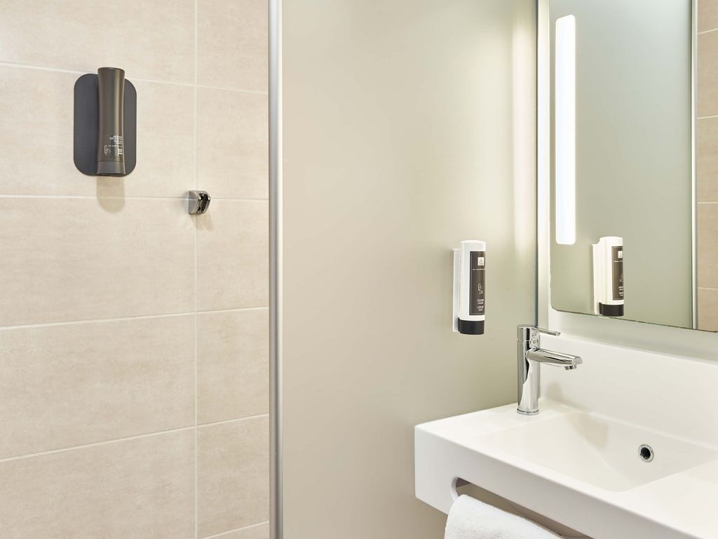 B&B HOTEL Massy Gare TGV 3 étoiles