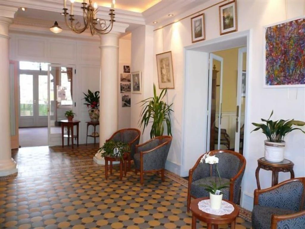 BRIT HOTEL CONFORT BAGNOLES NORMANDIE