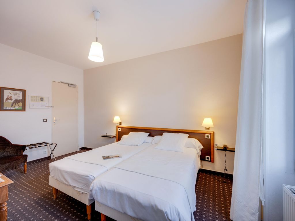 BRIT HOTEL CONFORT BAGNOLES NORMANDIE