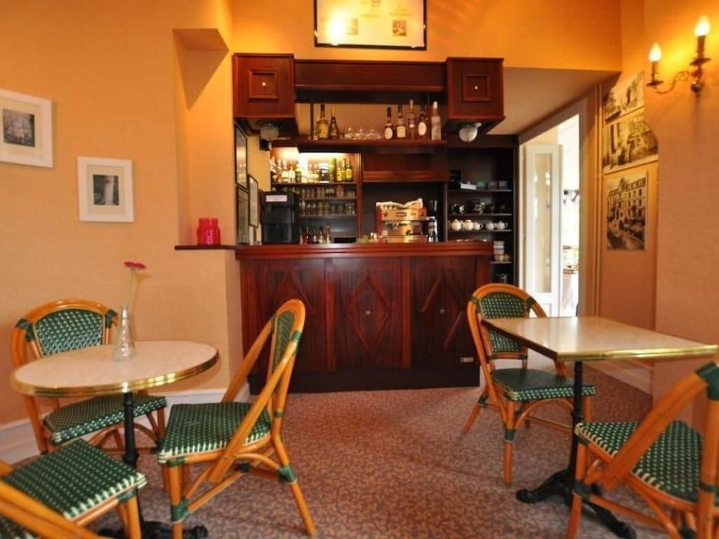 BRIT HOTEL CONFORT BAGNOLES NORMANDIE