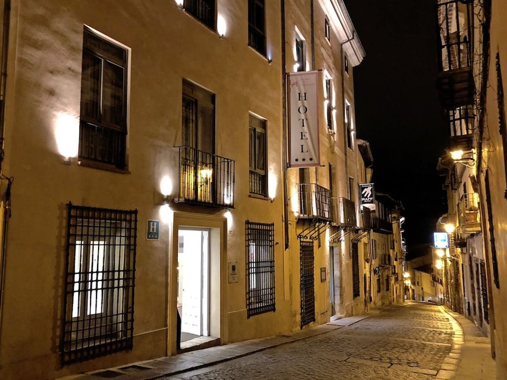 Hotel Leonor de Aquitania