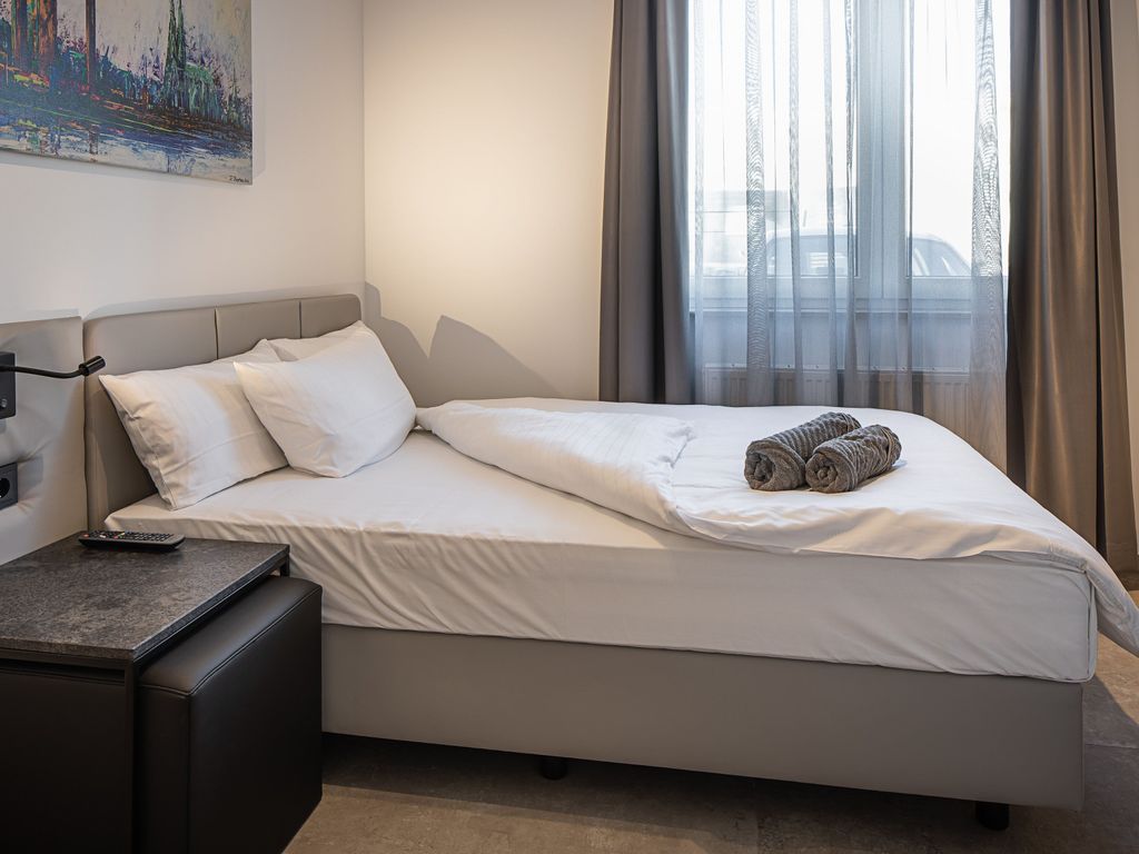 Home & Work Apartments