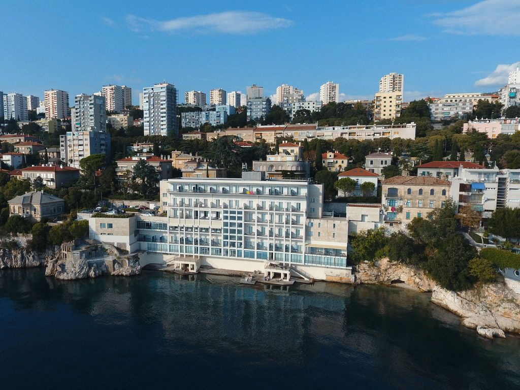JADRAN RIJEKA A TRI.PORTFOLIO HOTEL