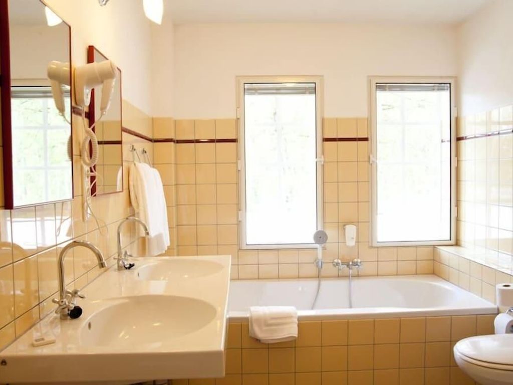 Hotel Konbanwa