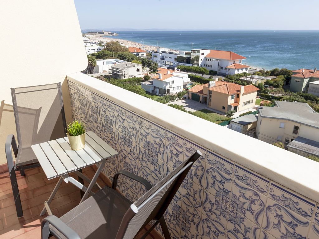Carcavelos Beach Hotel