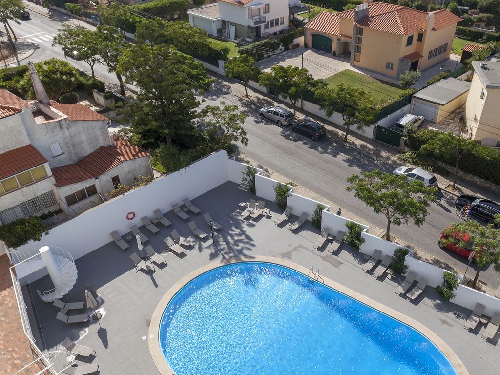 Carcavelos Beach Hotel