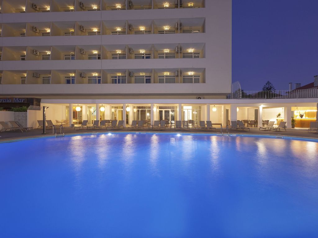 Carcavelos Beach Hotel