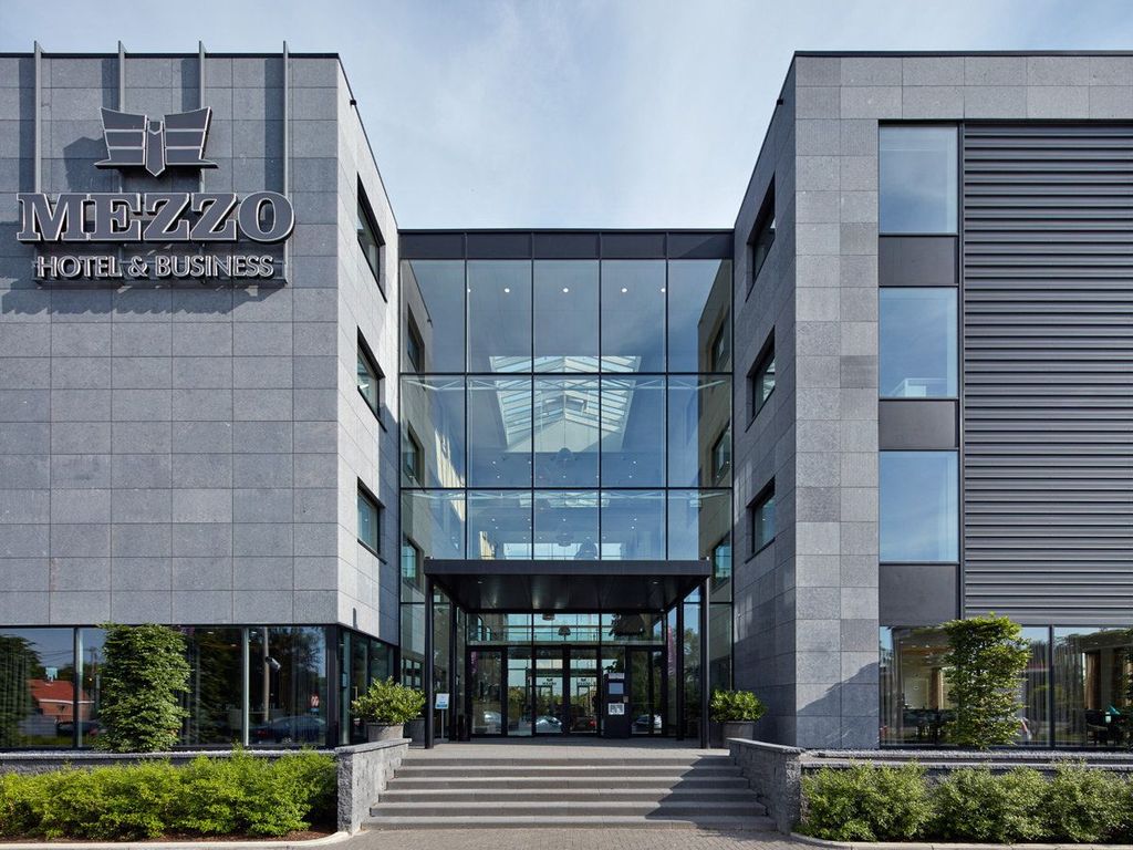 MEZZO Hotel & Business