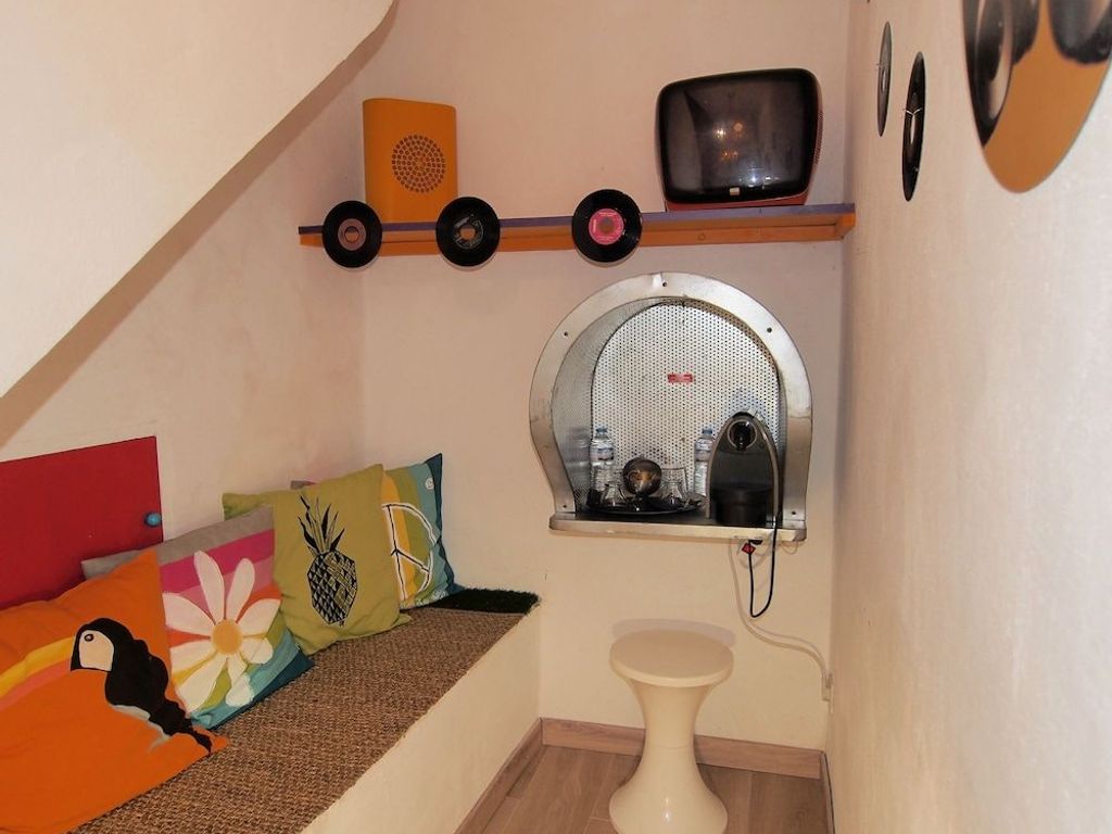 A La Maison