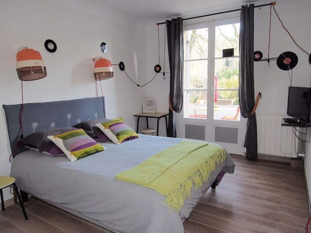 A La Maison