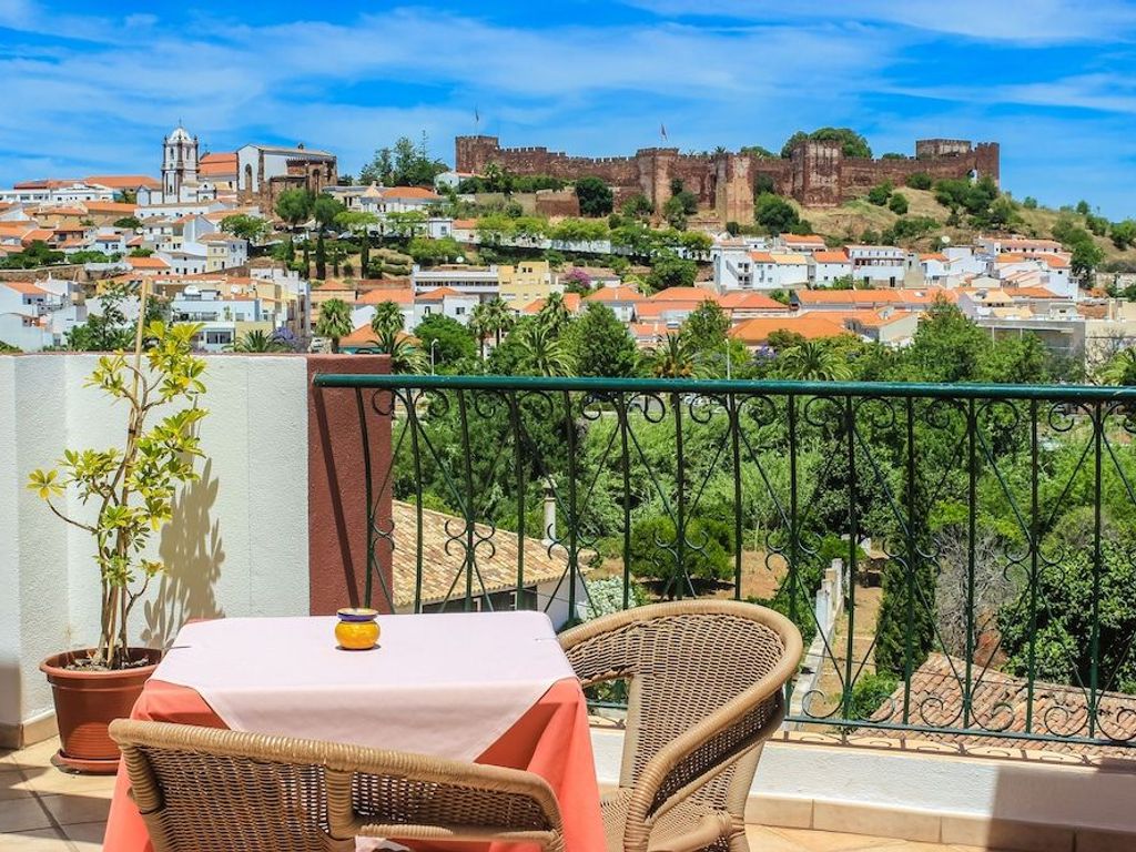 Hotel Colina Dos Mouros
