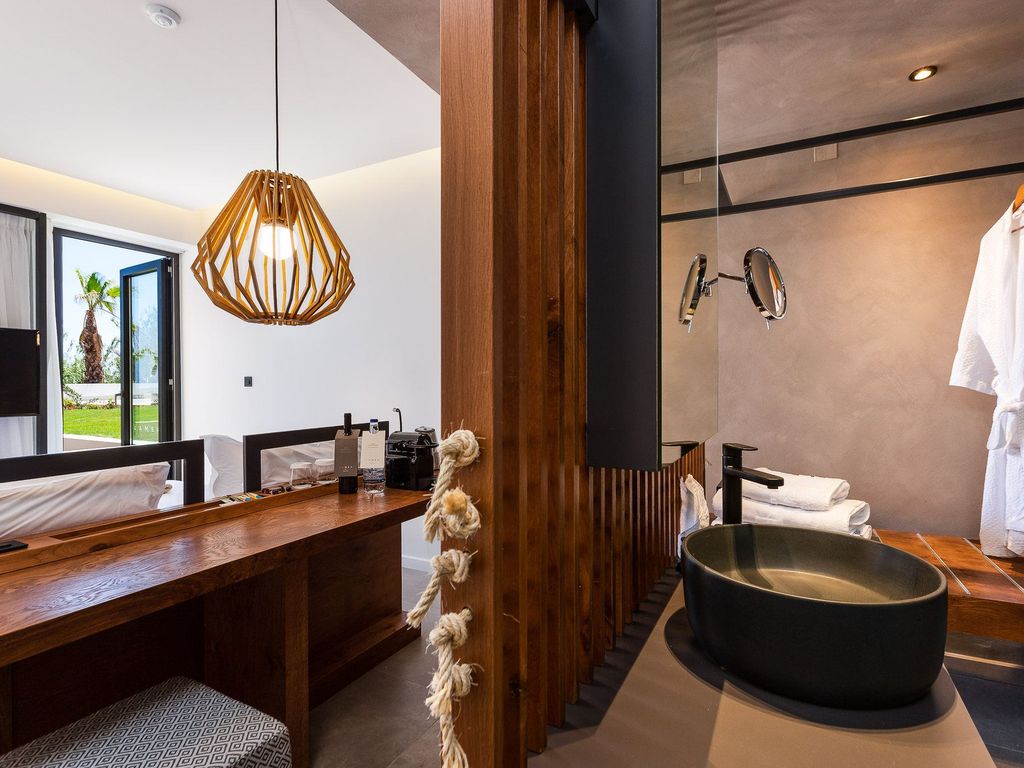 Kimpton LA MER CRETE by IHG