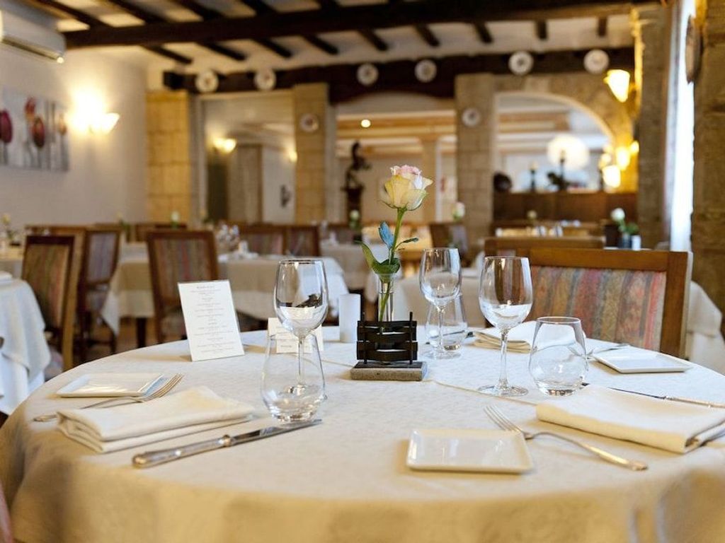 Hôtel restaurant Le Cheval Rouge