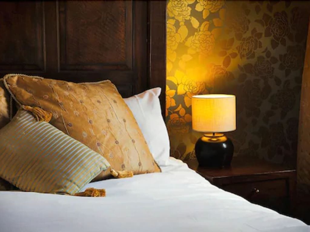 The White Cliffs Hotel